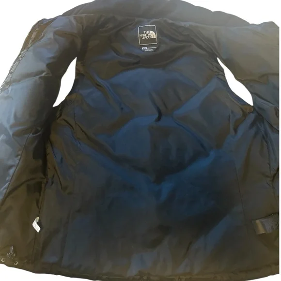 The North Face Women’s 550 Down Puffer Vest (Size M) - Picture 2 of 3